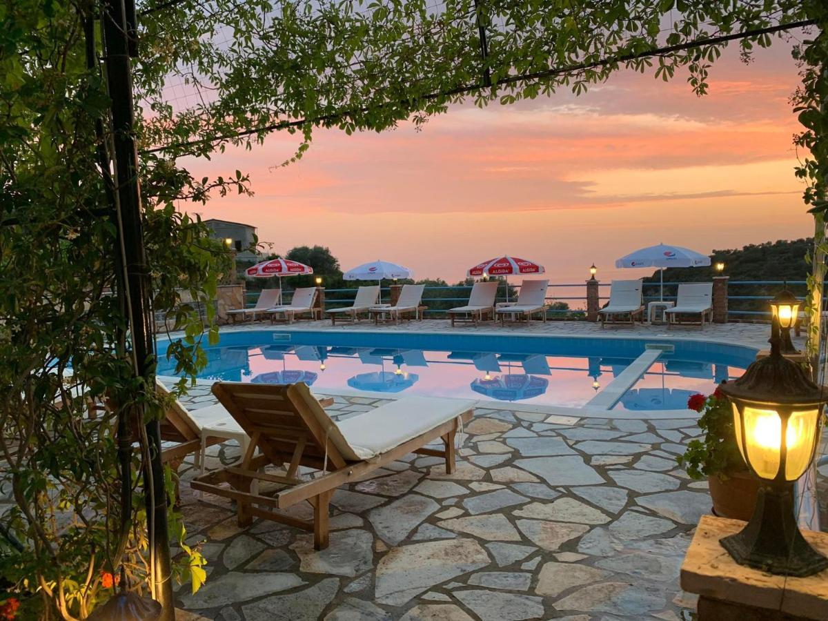 Itaka Hotel Lukova Dış mekan fotoğraf